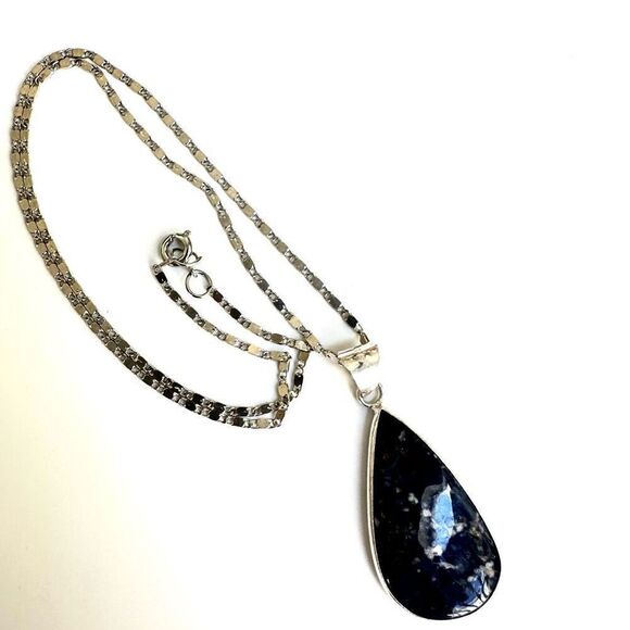 Sodalite teardrop pendant necklace - Picture 7 of 8